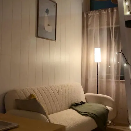 Airport Light * טאלין